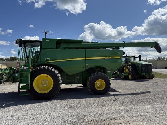 Image of John Deere S770 equipment image 1