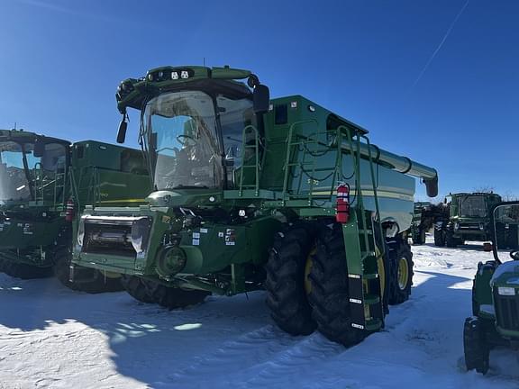 Image of John Deere S770 equipment image 2