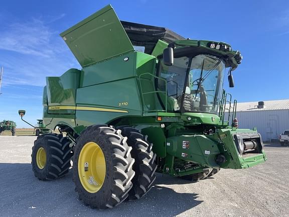 Image of John Deere S770 equipment image 2