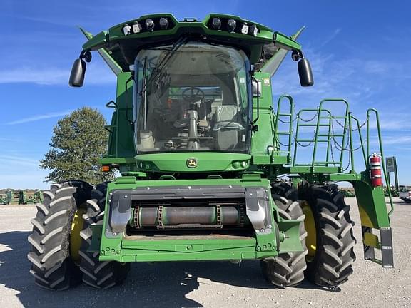 Image of John Deere S770 equipment image 1