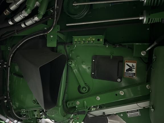 Image of John Deere S770 equipment image 1