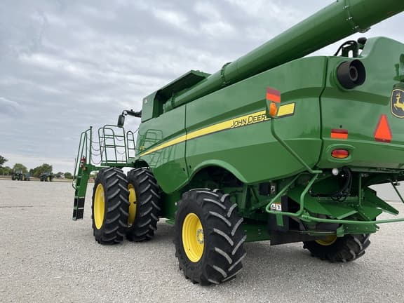 Image of John Deere S770 equipment image 3