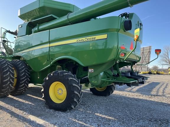 Image of John Deere S770 equipment image 2