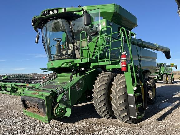 Image of John Deere S770 equipment image 1