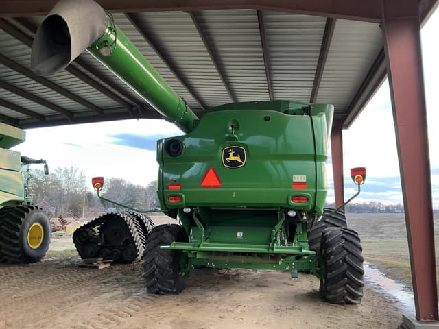 Image of John Deere S770 equipment image 2