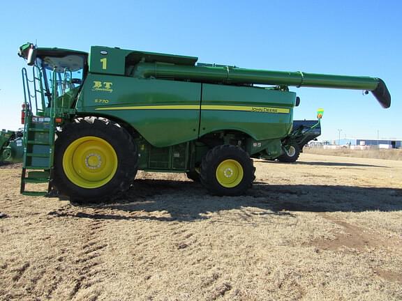 Image of John Deere S770 equipment image 1