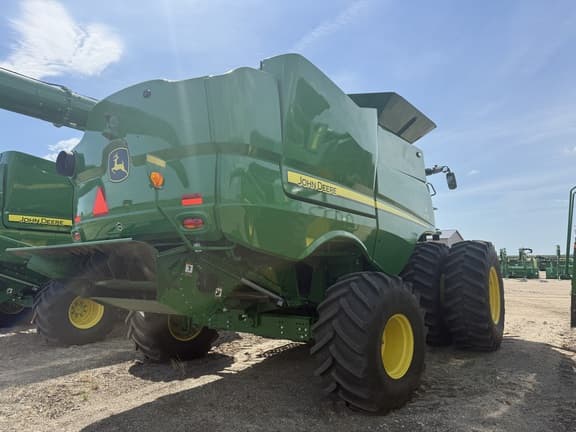 Image of John Deere S770 equipment image 2