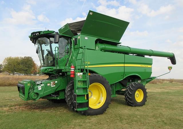 Image of John Deere S770 equipment image 1