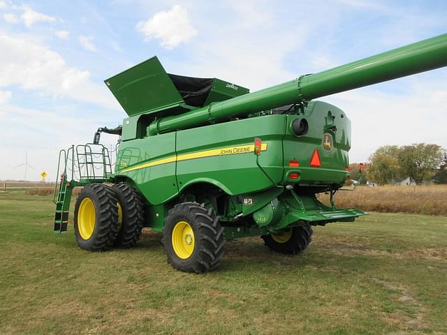 Image of John Deere S770 equipment image 4
