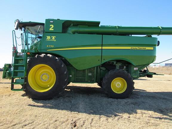 Image of John Deere S770 equipment image 2