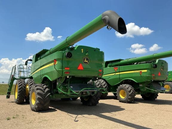 Image of John Deere S770 equipment image 2