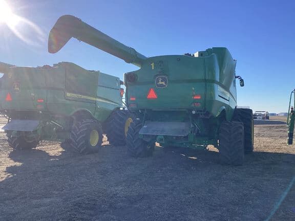 Image of John Deere S770 equipment image 2