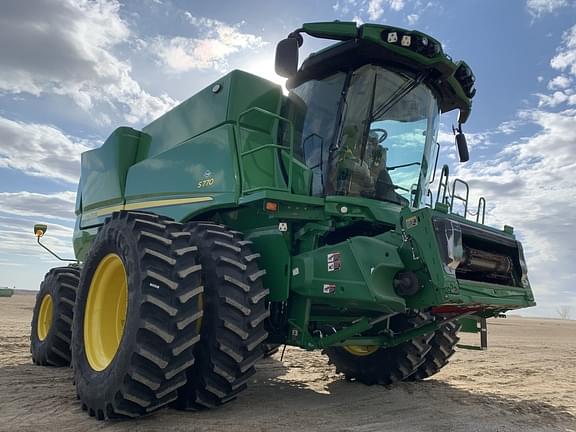 Image of John Deere S770 equipment image 1