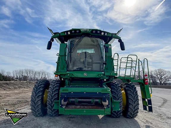 Image of John Deere S770 equipment image 1