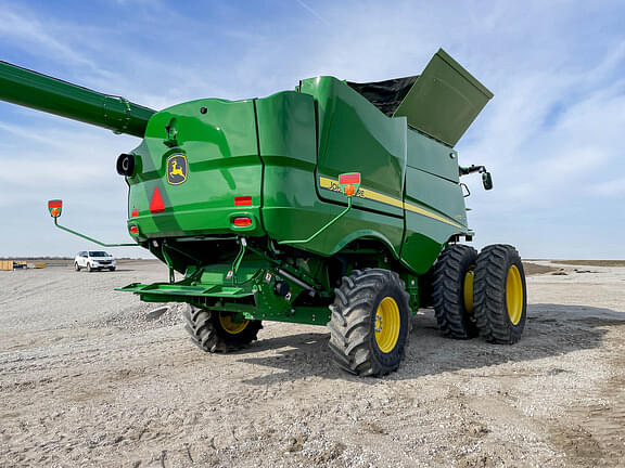 Image of John Deere S770 equipment image 4