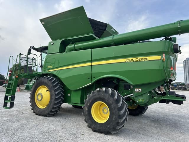 Image of John Deere S770 equipment image 4