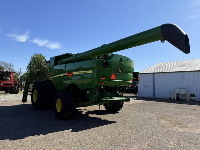 Image of John Deere S770 equipment image 2