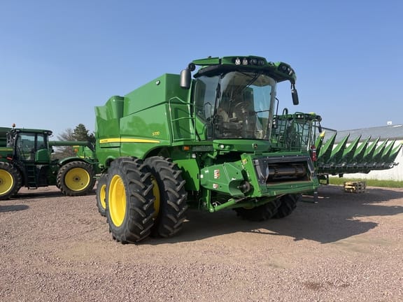 Main image John Deere S770