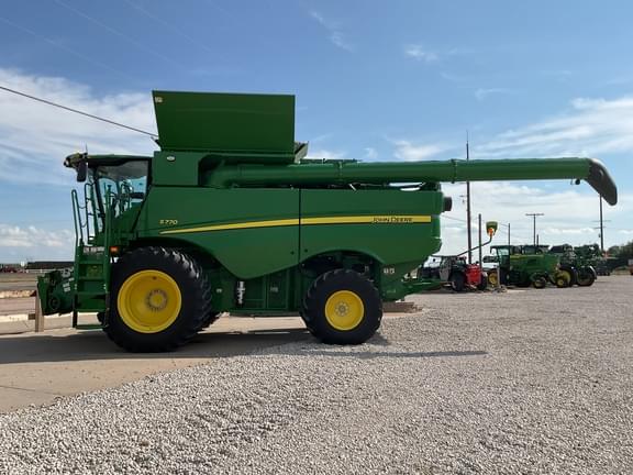 Image of John Deere S770 equipment image 4
