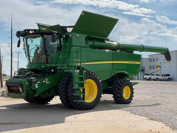 Image of John Deere S770 equipment image 1