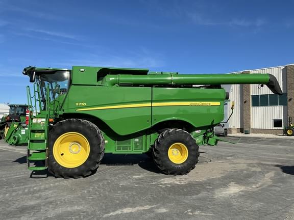 Image of John Deere S770 equipment image 1