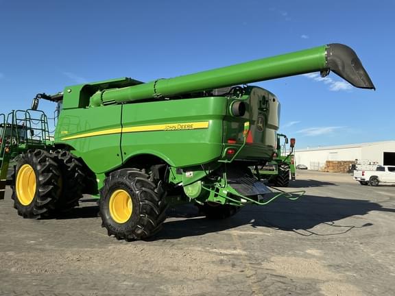 Image of John Deere S770 equipment image 2