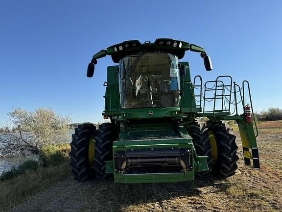 Image of John Deere S770 equipment image 1