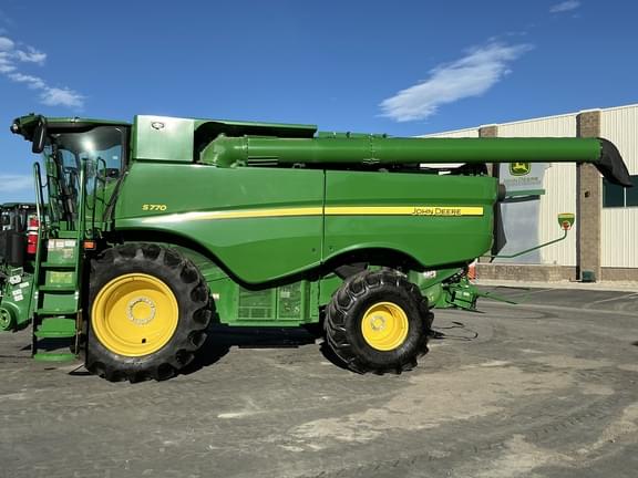 Image of John Deere S770 equipment image 1