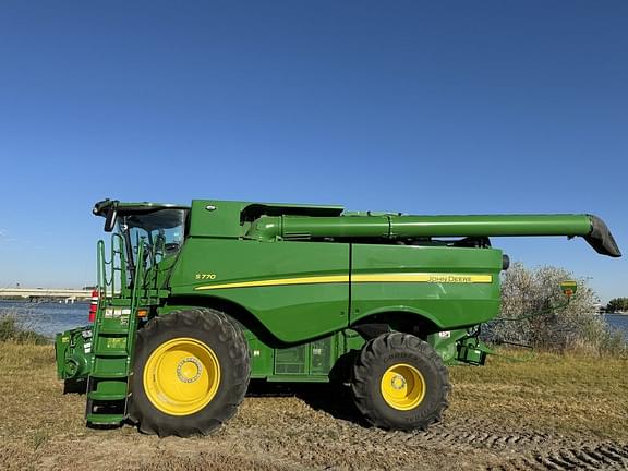 Image of John Deere S770 equipment image 1