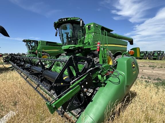 Image of John Deere S770 equipment image 1