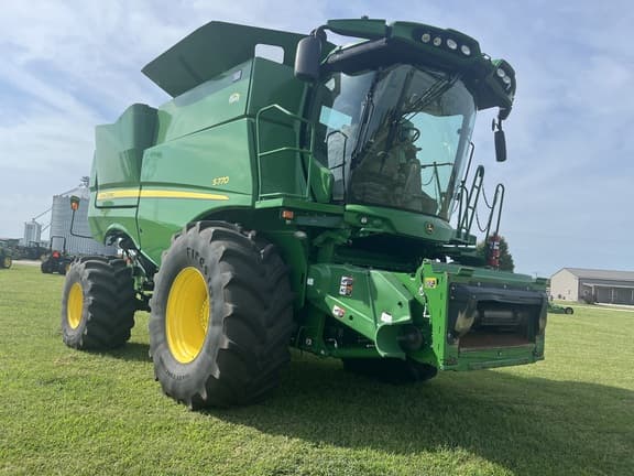 Image of John Deere S770 equipment image 1