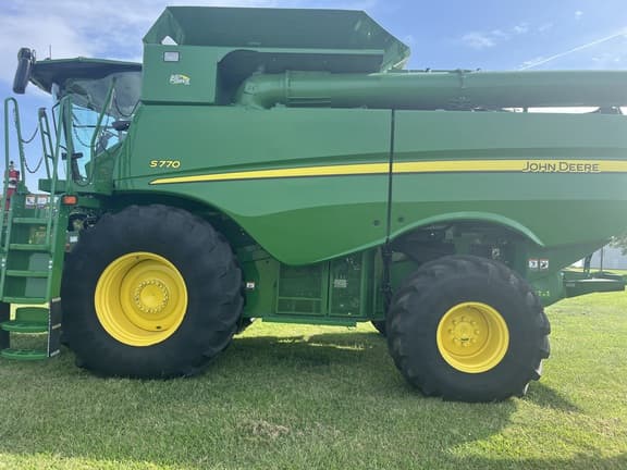 Image of John Deere S770 equipment image 3