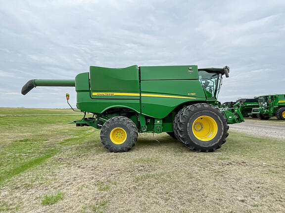 Image of John Deere S780 equipment image 3