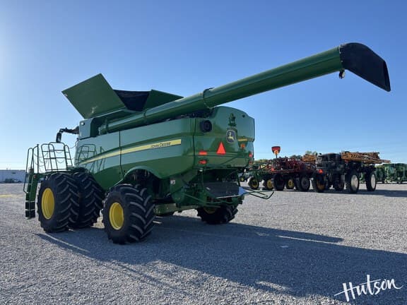 Image of John Deere S780 equipment image 3
