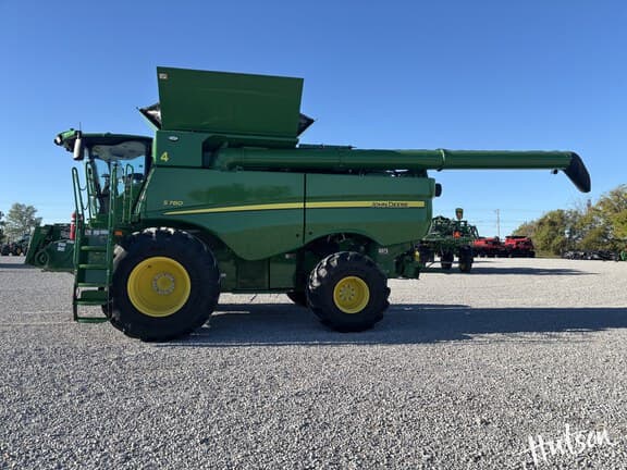 Image of John Deere S780 equipment image 4