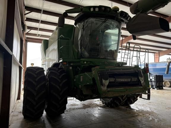 Image of John Deere S780 equipment image 1
