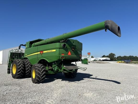 Image of John Deere S780 equipment image 2