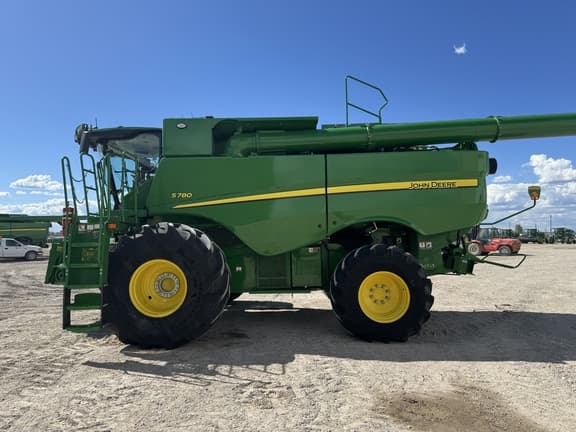 Image of John Deere S780 equipment image 2