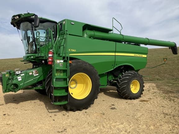 Image of John Deere S780 equipment image 1