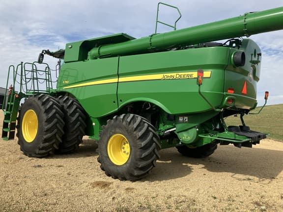 Image of John Deere S780 equipment image 2