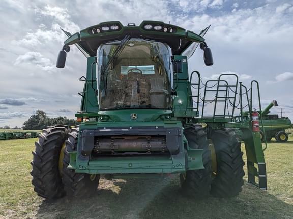 Image of John Deere S780 equipment image 1