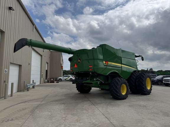 Image of John Deere S780 equipment image 4