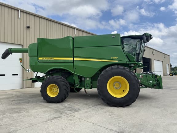 Image of John Deere S780 equipment image 2