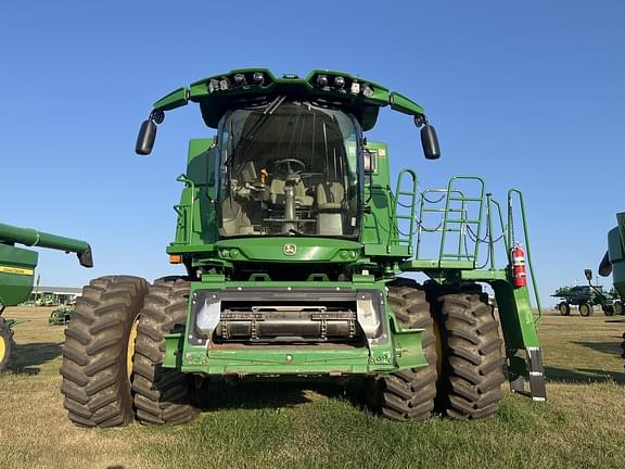 Image of John Deere S780 equipment image 1