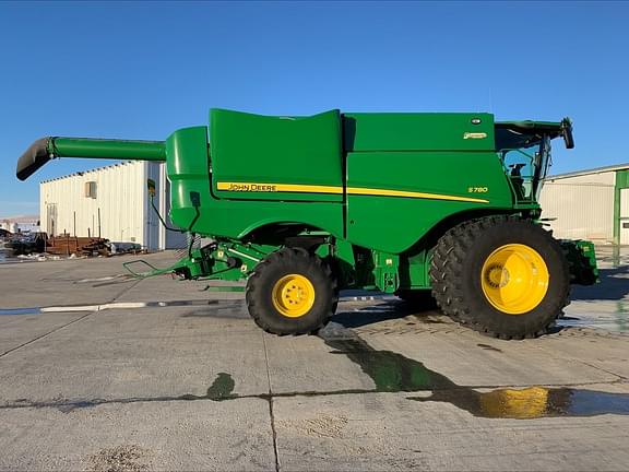 Image of John Deere S780 equipment image 2