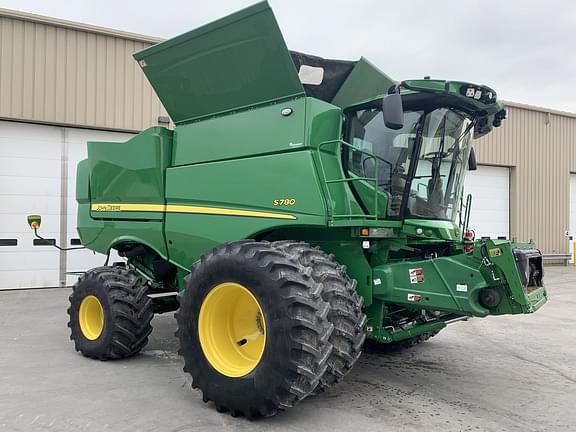 Image of John Deere S780 equipment image 1