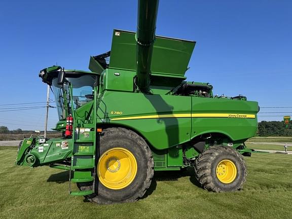 Image of John Deere S780 equipment image 1