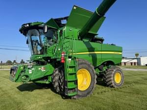 2023 John Deere S780 Image
