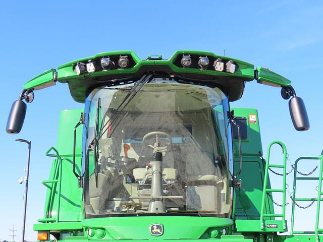 Image of John Deere S780 equipment image 3