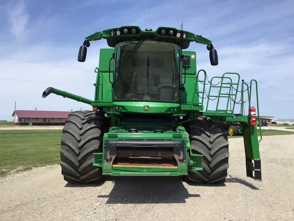 Image of John Deere S780 equipment image 2